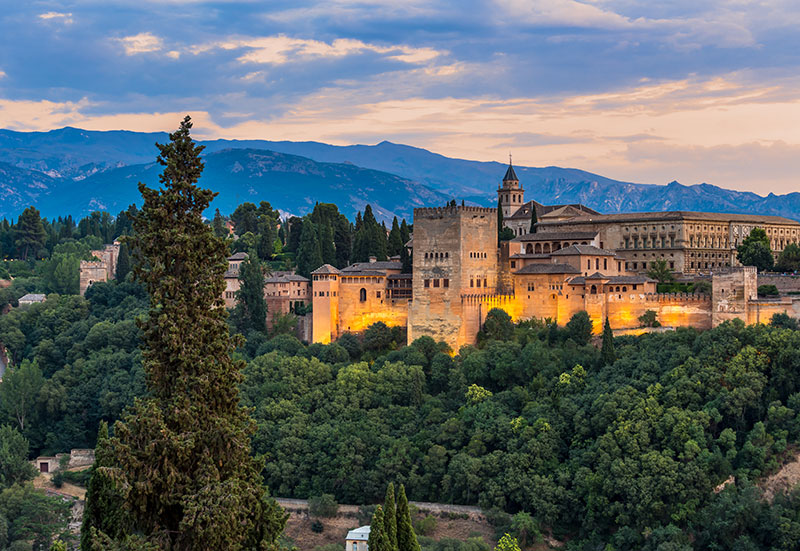 La Alhambra re-abre sus puertas